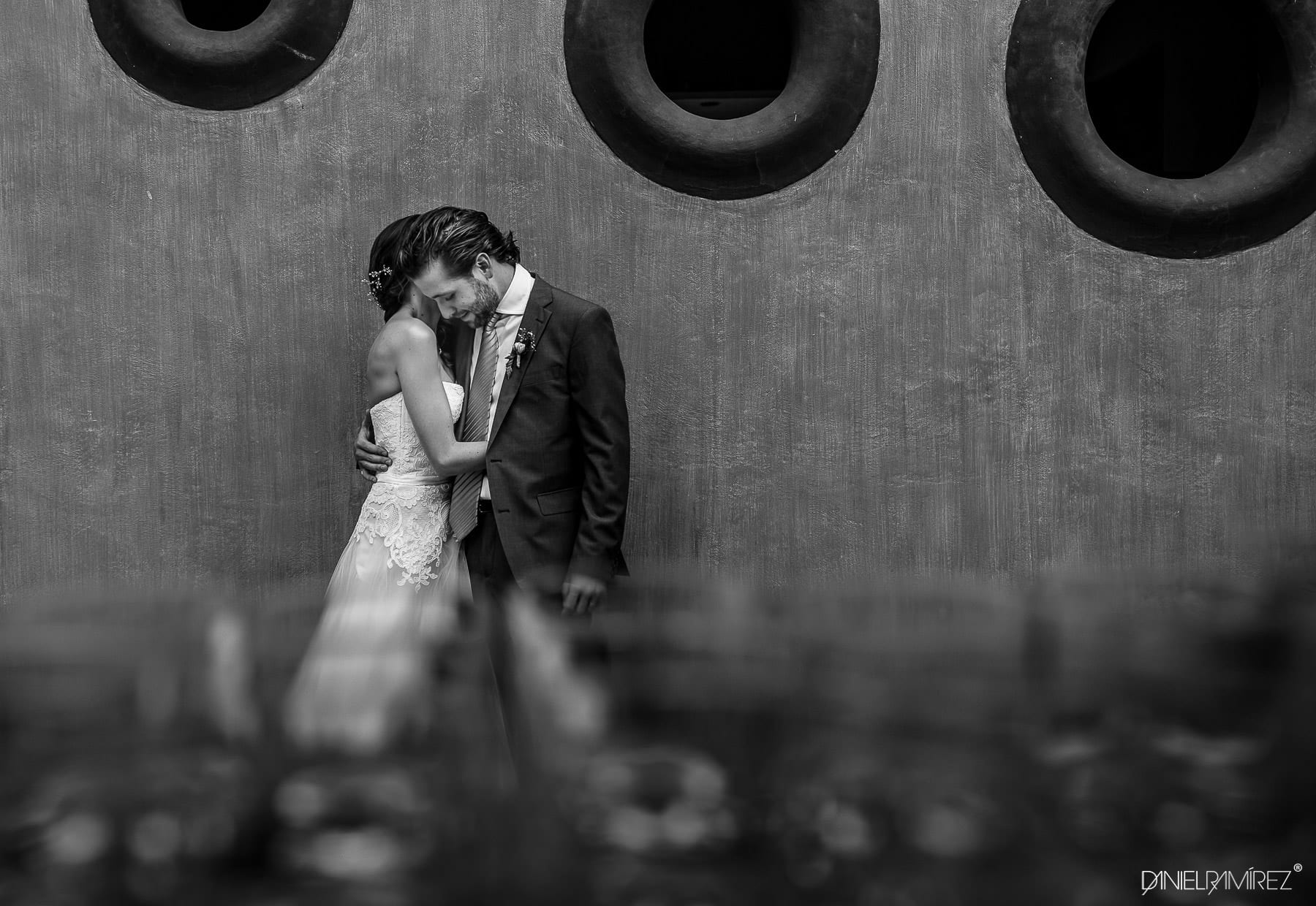 bodas en rojo azafran